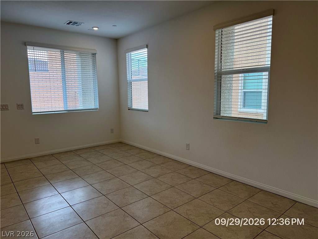 242 Freeport View Place Property Photo 12