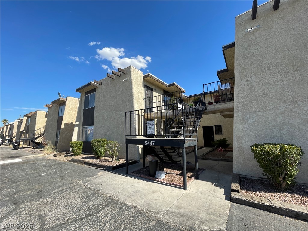 5447 Retablo Avenue 3 Property Photo 1