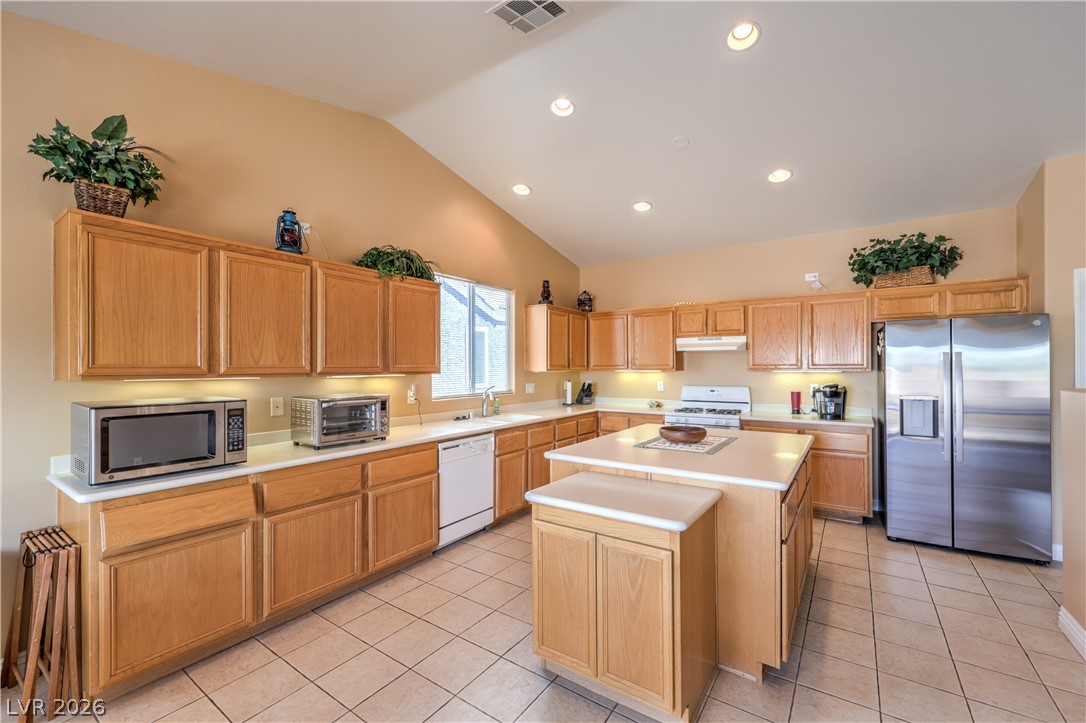 2710 Port Lewis Avenue Property Photo 8