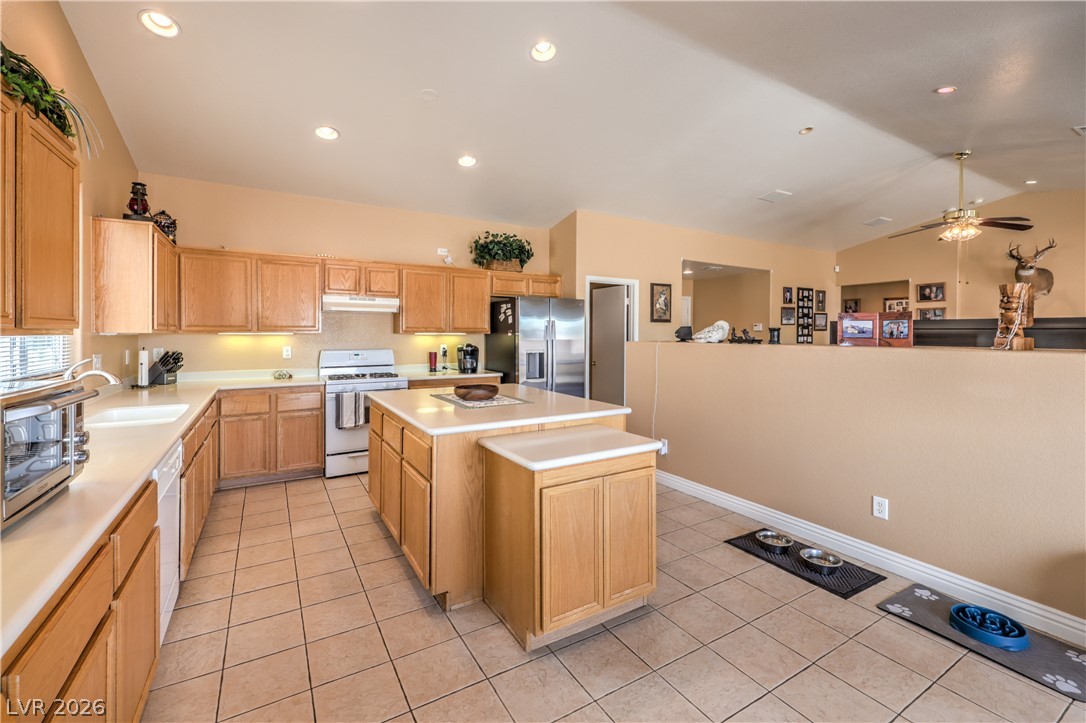 2710 Port Lewis Avenue Property Photo 9