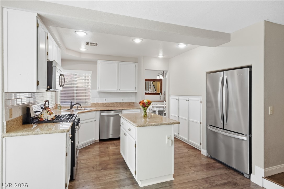 2100 Brighton Shore Street Property Photo 10
