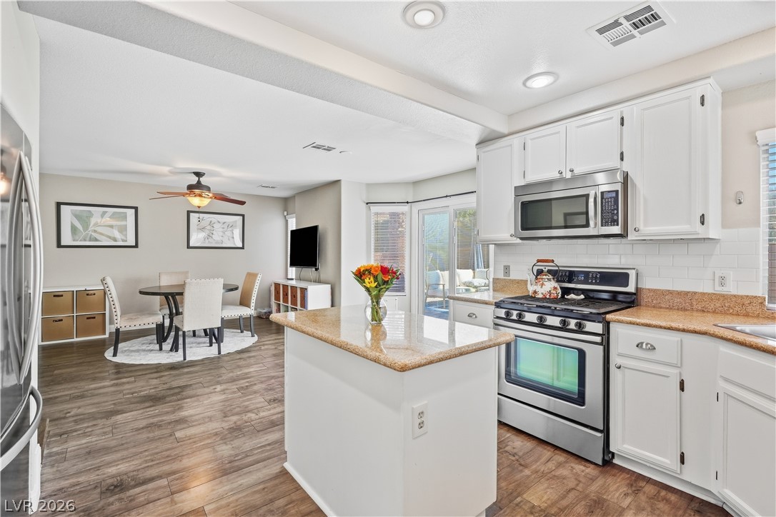 2100 Brighton Shore Street Property Photo 11