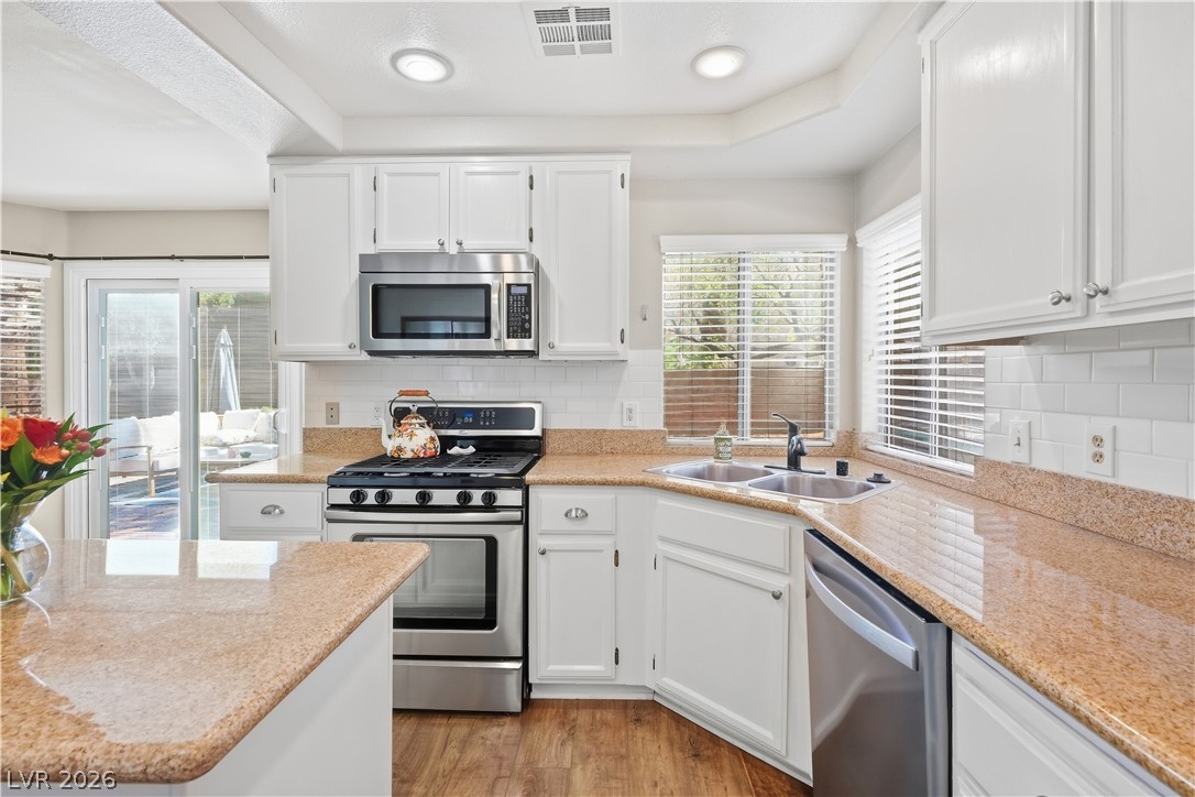 2100 Brighton Shore Street Property Photo 12