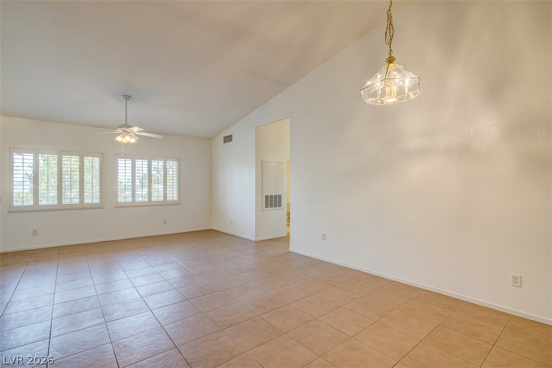2000 Quartz Cliff Street 203 Property Photo 8