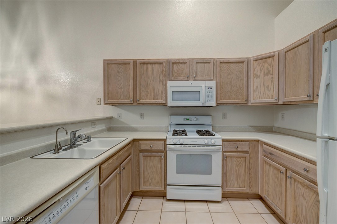 2000 Quartz Cliff Street 203 Property Photo 16