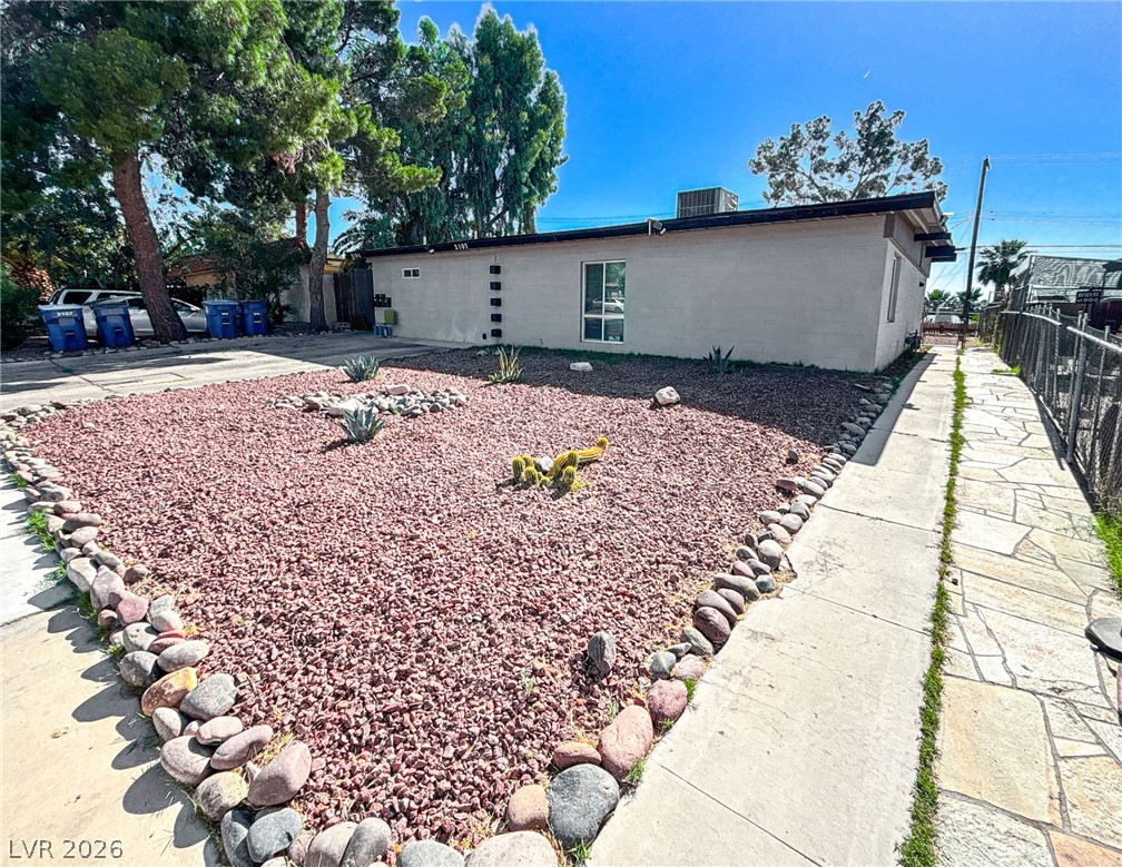 2105 South 15th Street Property Photo 2