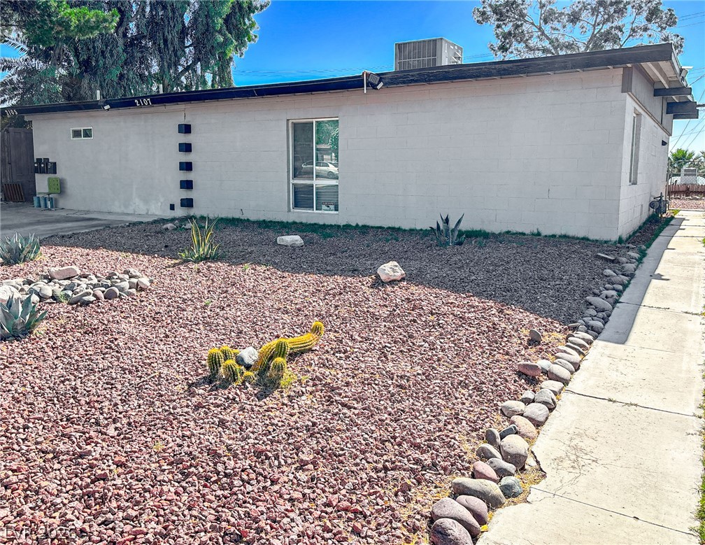 2105 South 15th Street Property Photo 11