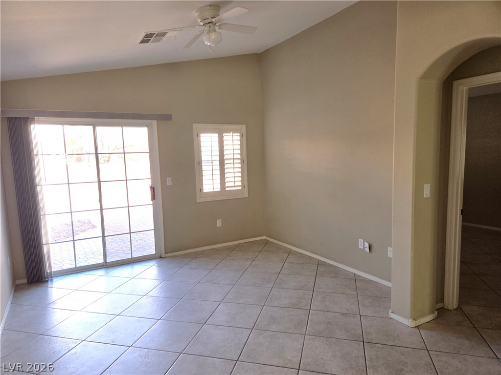 11008 Linden Leaf Avenue Property Photo 4