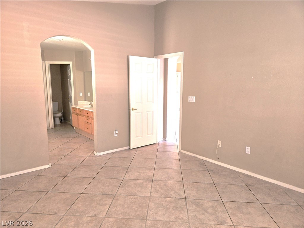 11008 Linden Leaf Avenue Property Photo 5