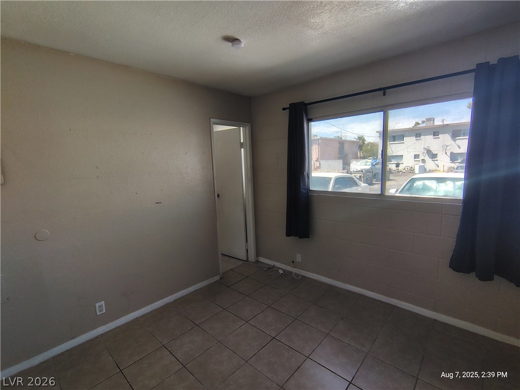 2929 Elm Avenue 2 Property Photo 5