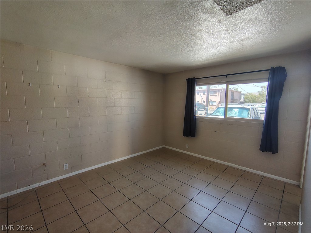 2929 Elm Avenue 2 Property Photo 6