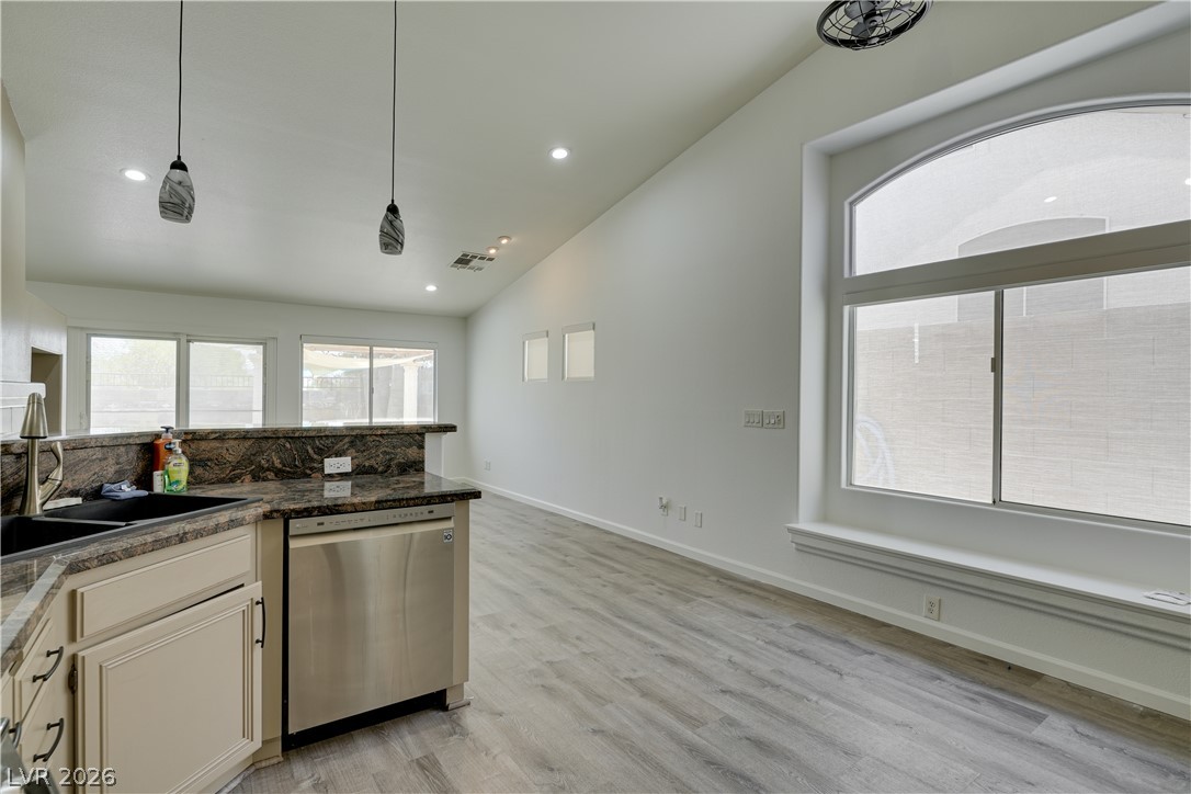 1030 Kings View Court Property Photo 12