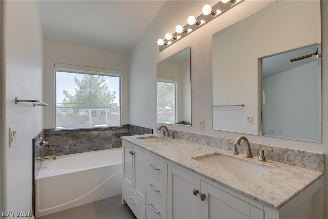 1030 Kings View Court Property Photo 16