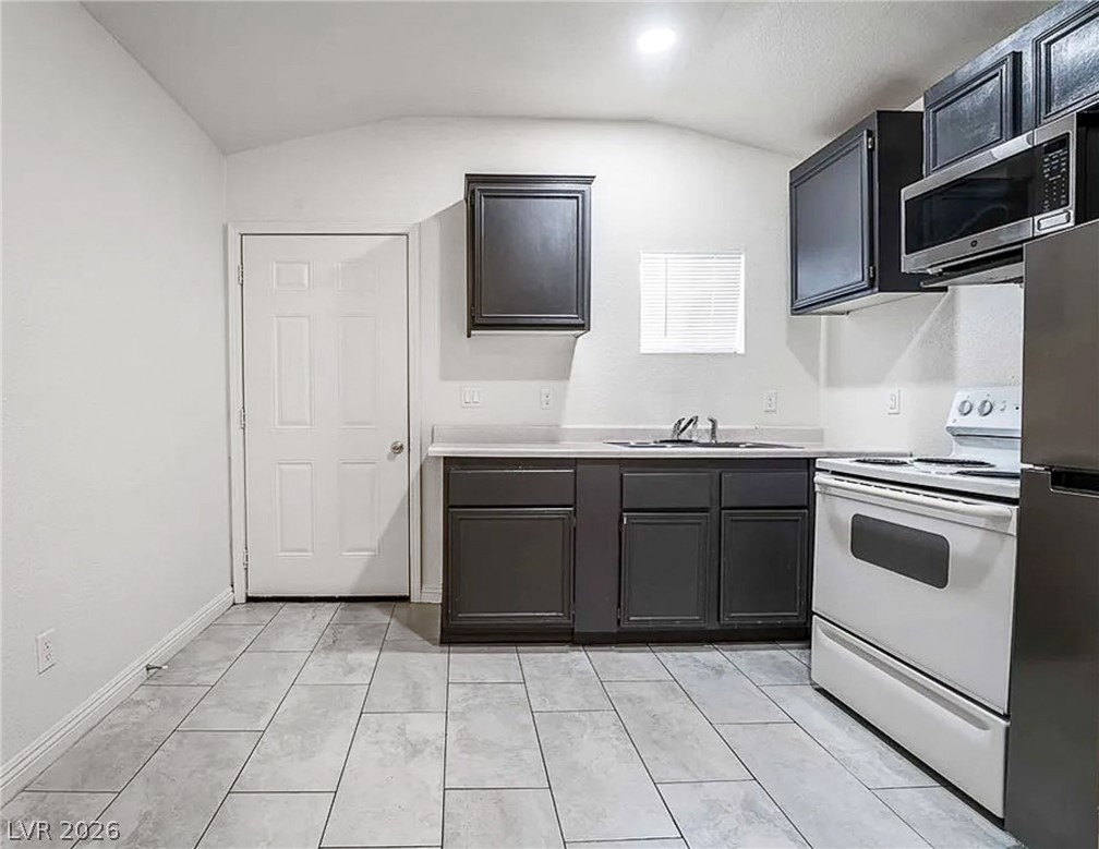2100 Stewart Avenue Property Photo 8