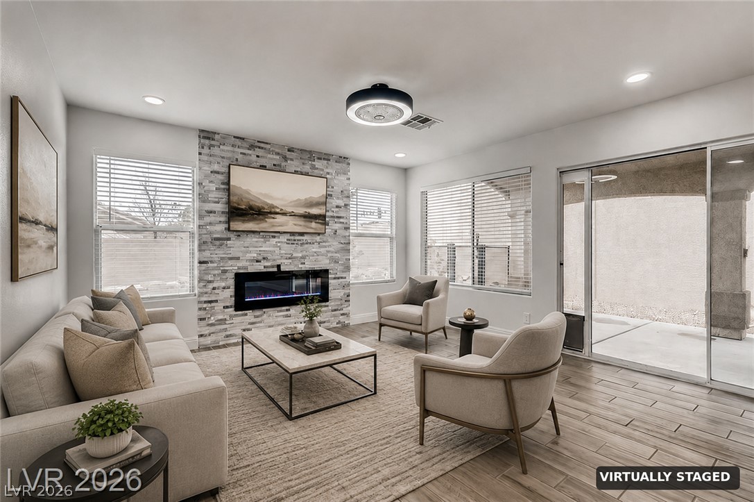 1601 Vespertina Court Property Photo 3