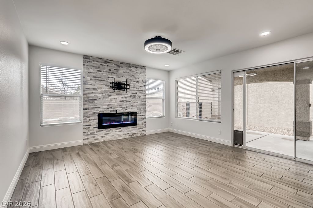 1601 Vespertina Court Property Photo 4