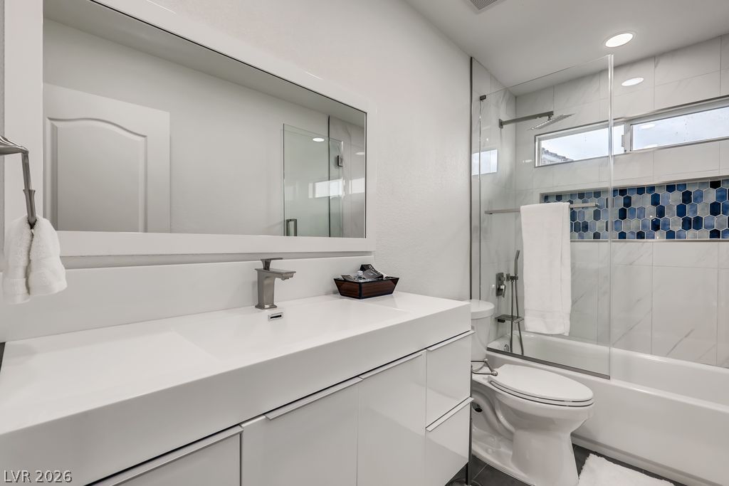 1601 Vespertina Court Property Photo 24