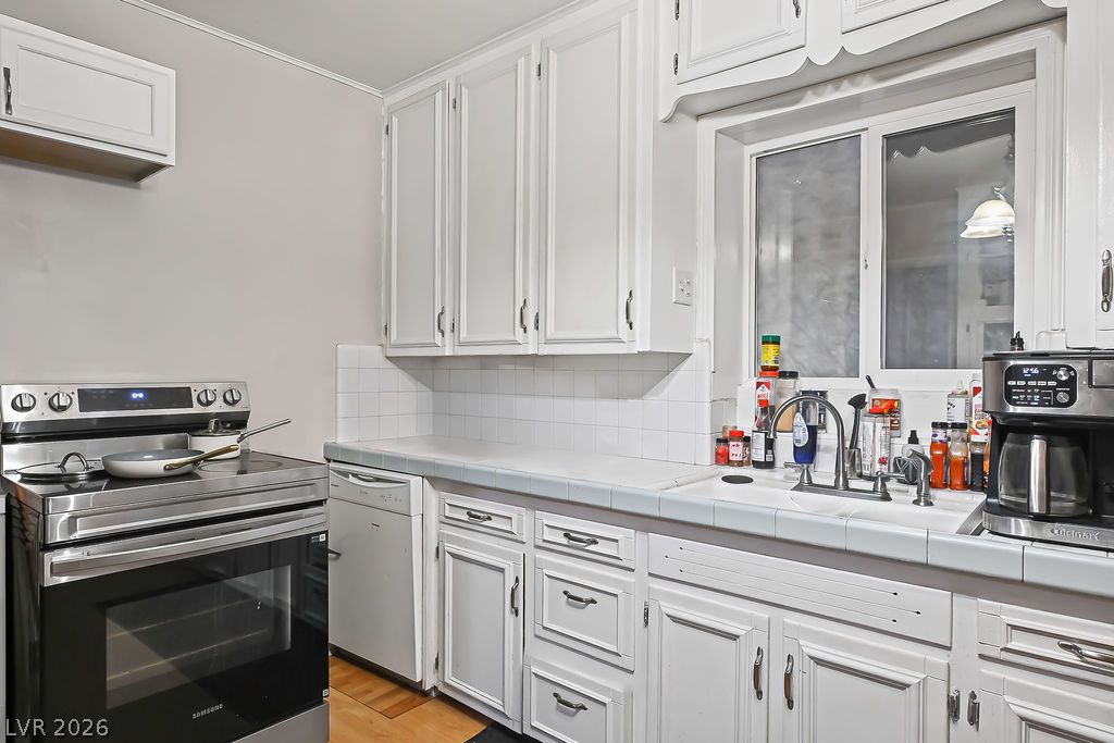 221 Circle Drive Property Photo 9