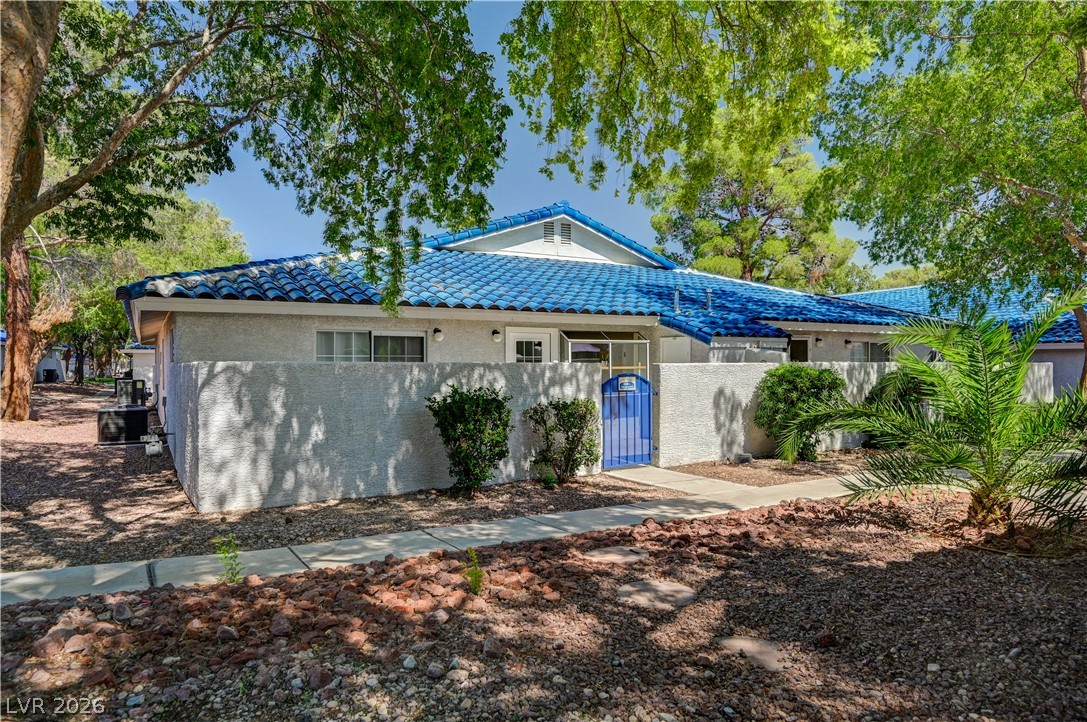 2040 Willowbury Drive C Property Photo 1