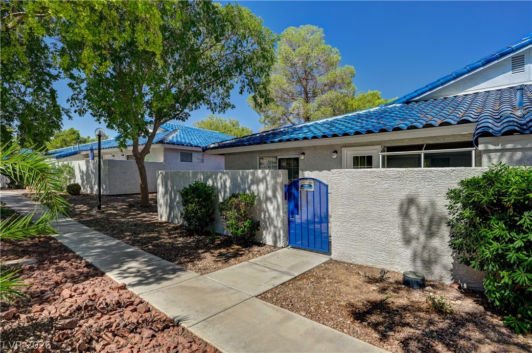 2040 Willowbury Drive C Property Photo 3