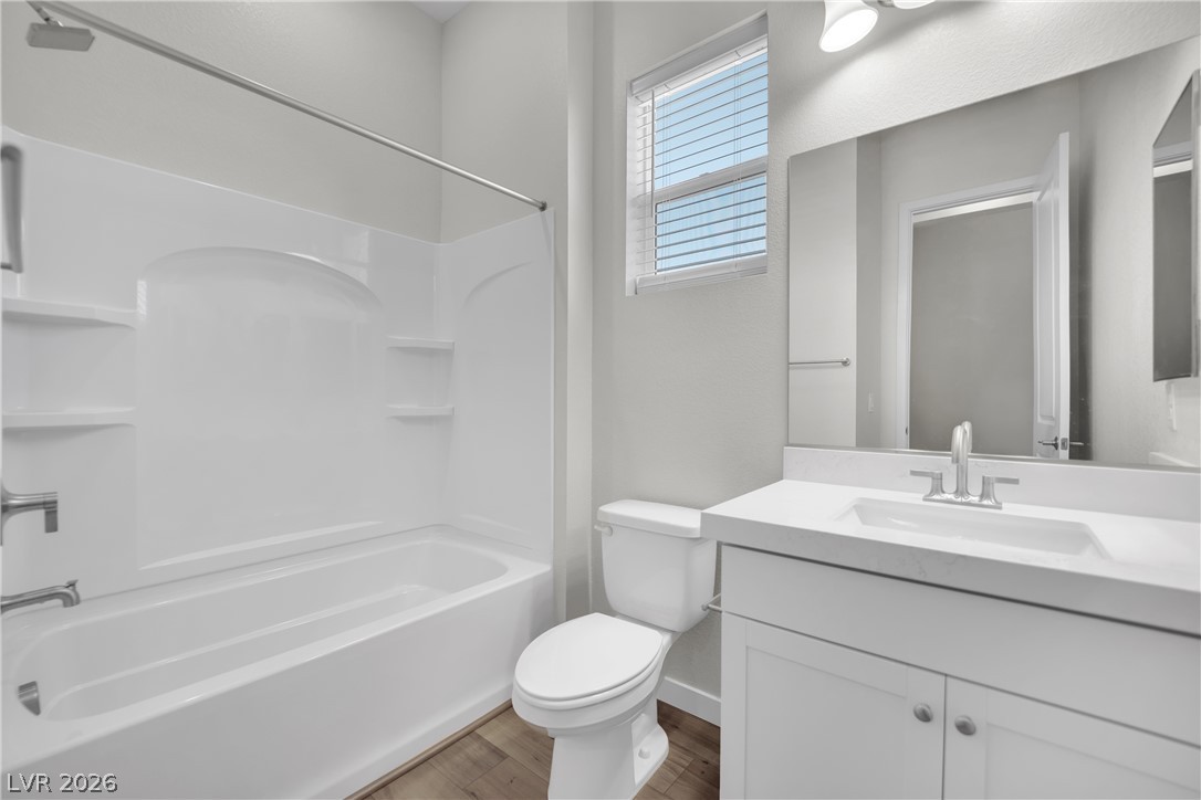 92 Ibiza Lake Drive Property Photo 8