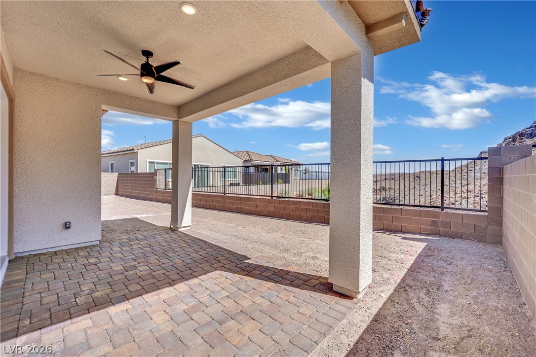92 Ibiza Lake Drive Property Photo 32