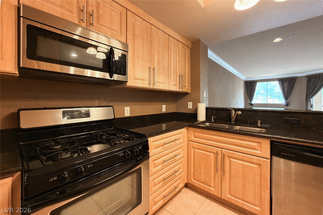210 East Flamingo Road 112 Property Photo 9