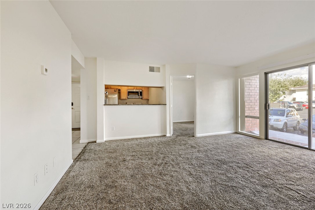 769 Oakmont Avenue 403 Property Photo 6