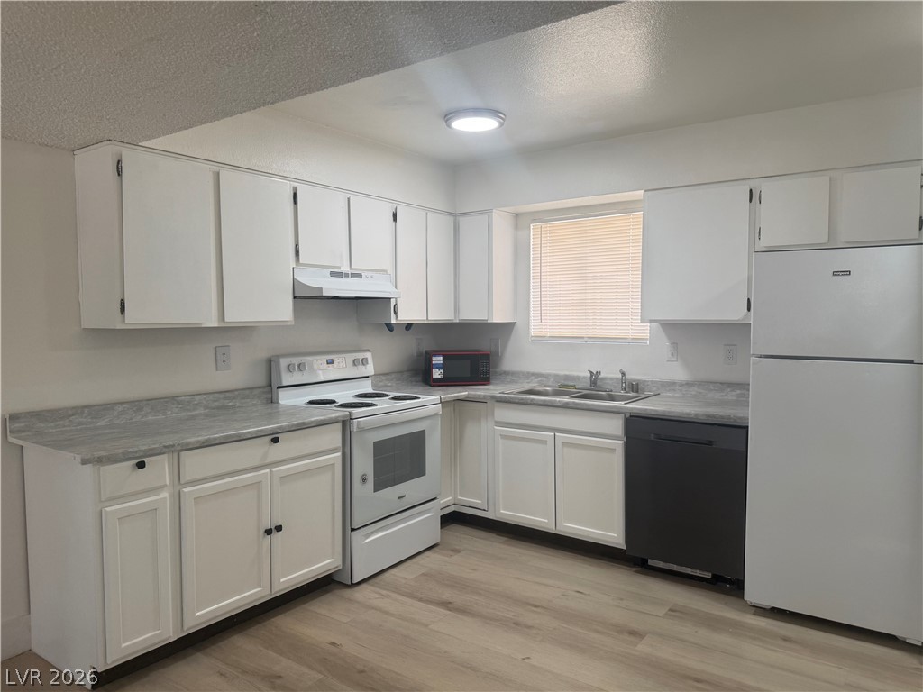 3500 Rio Robles Drive C Property Photo 2