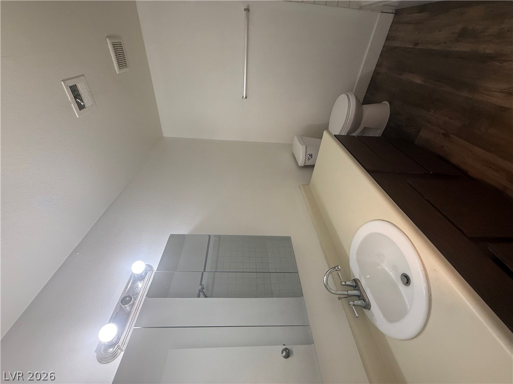 3500 Rio Robles Drive C Property Photo 10