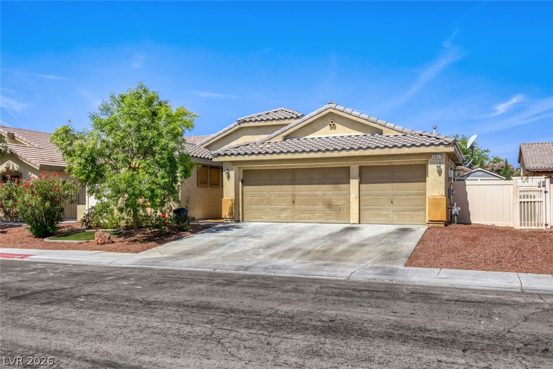 5817 Hawkeye Bell Street Property Photo 19