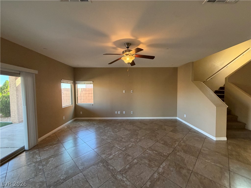 816 Applecross Avenue Property Photo 4