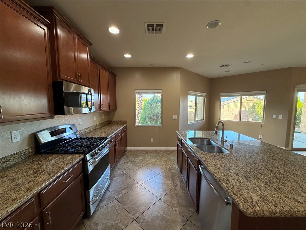 816 Applecross Avenue Property Photo 22