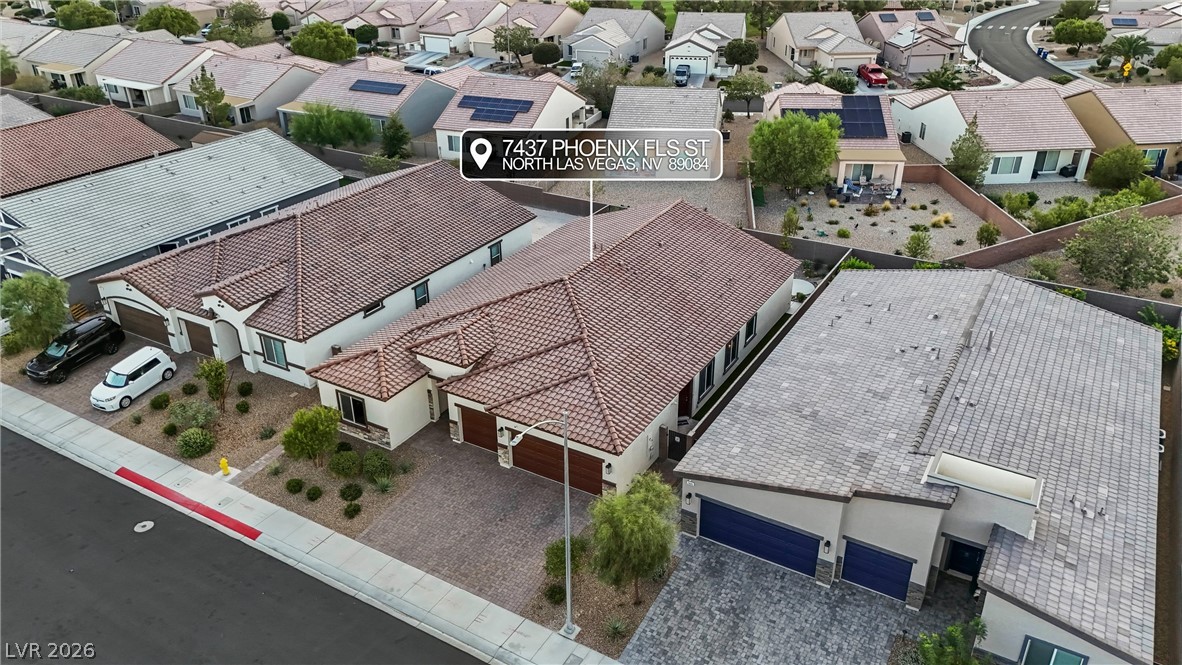 7437 Phoenix Falls Street Property Photo 3