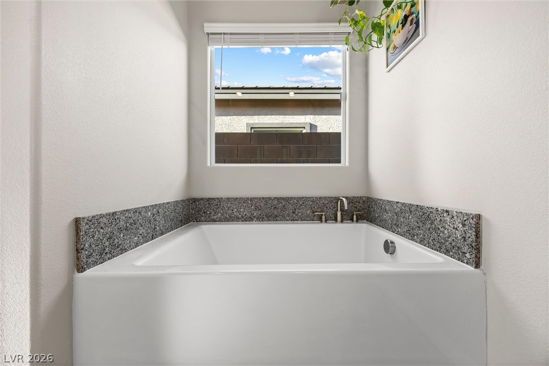7437 Phoenix Falls Street Property Photo 46