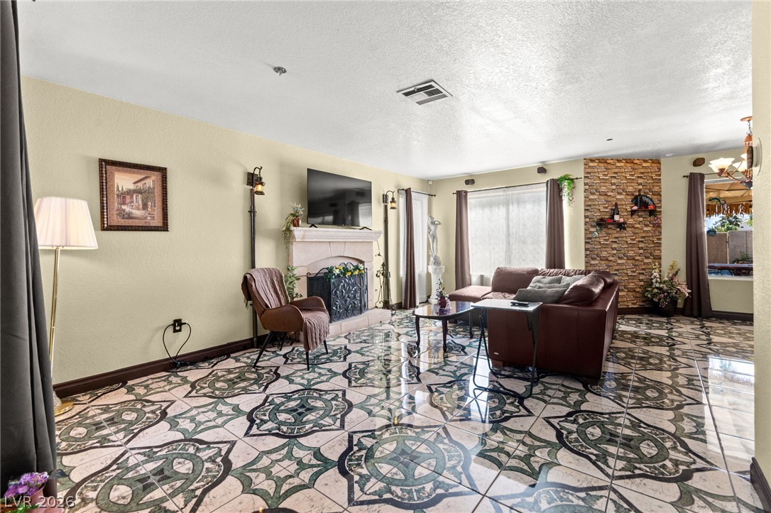 1731 Monte Alban Drive Property Photo 8