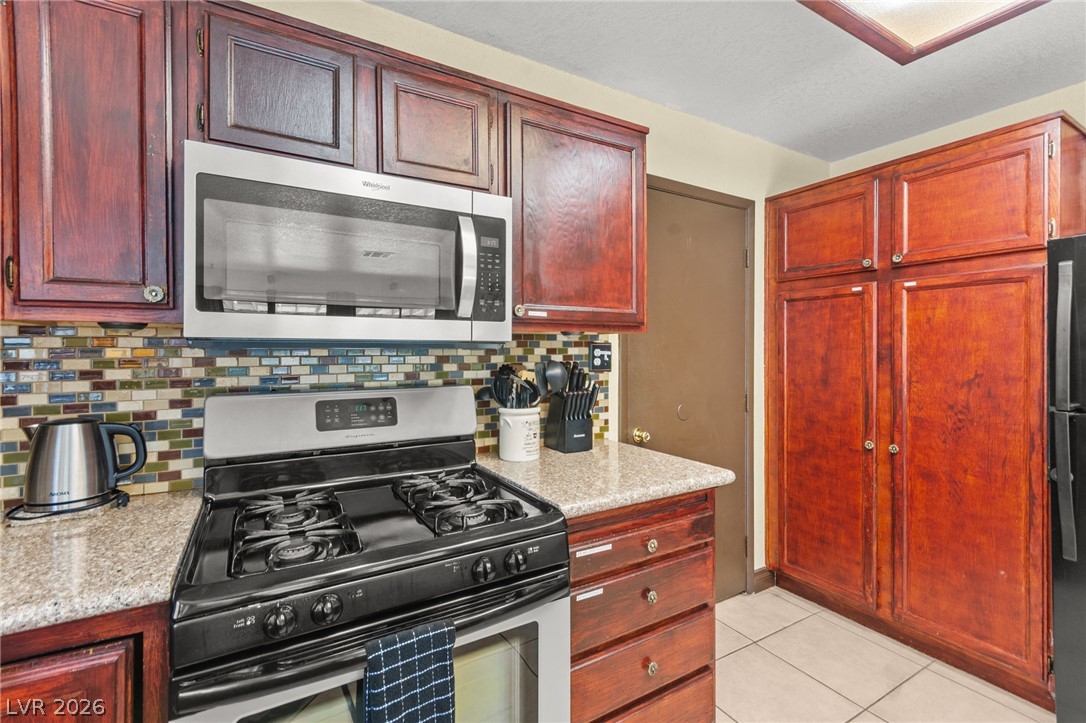 1731 Monte Alban Drive Property Photo 22