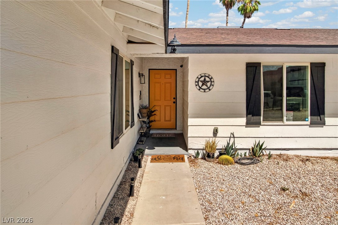 5452 Escondido Street Property Photo 4