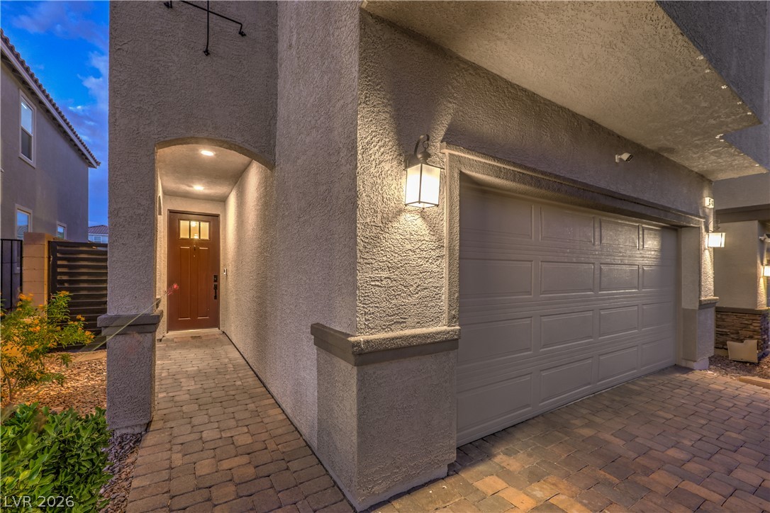 9748 Manchester Peak Avenue Property Photo 9