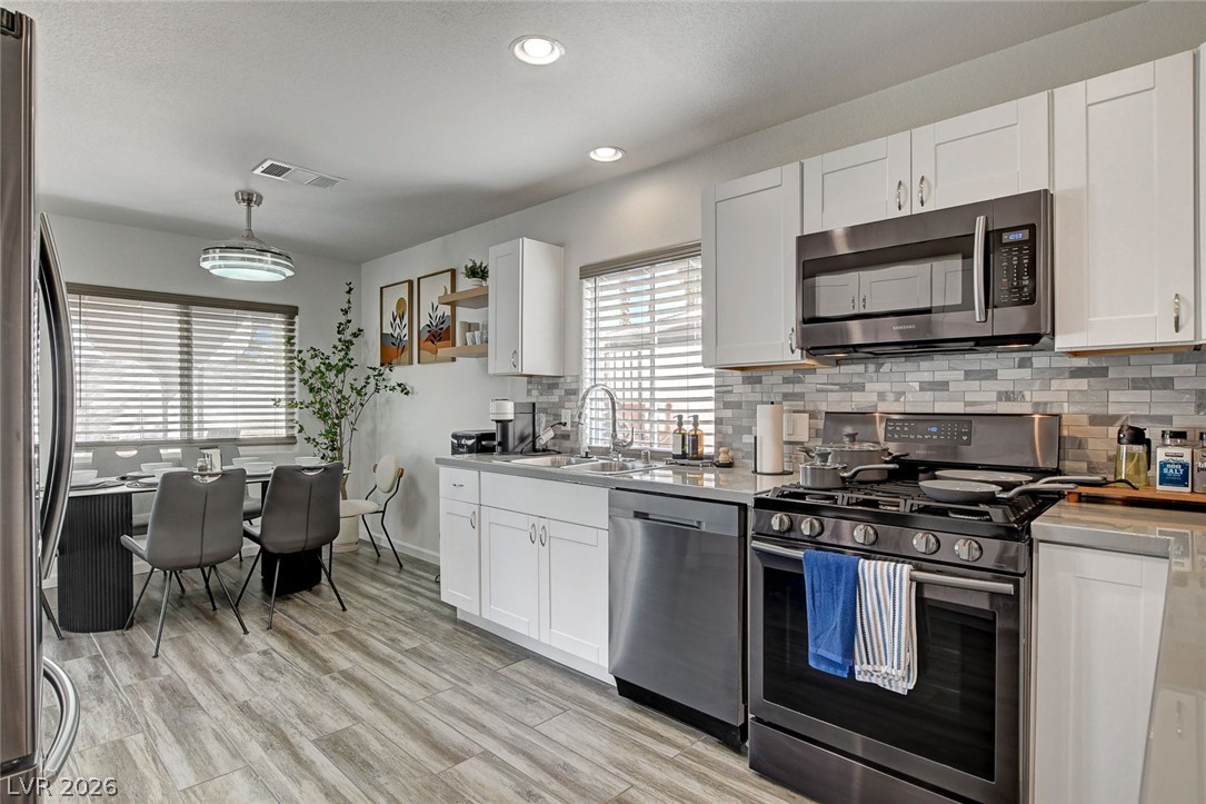 1658 Garden Path Court Property Photo 8