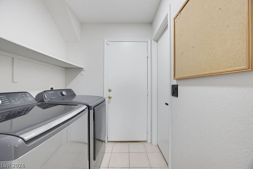 715 Peregrine Falcon Street Property Photo 20