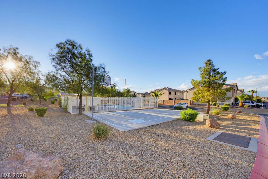 715 Peregrine Falcon Street Property Photo 44