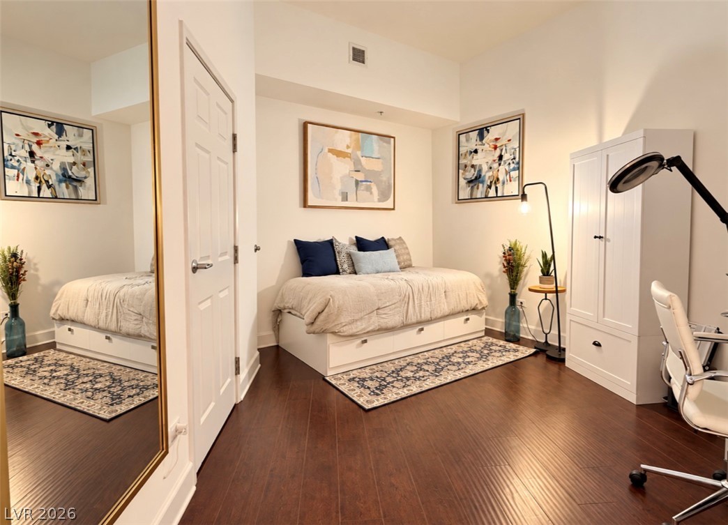 200 West Sahara Avenue 3711 Property Photo 7