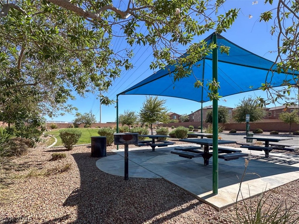 732 Rustic Desert Place Property Photo 28