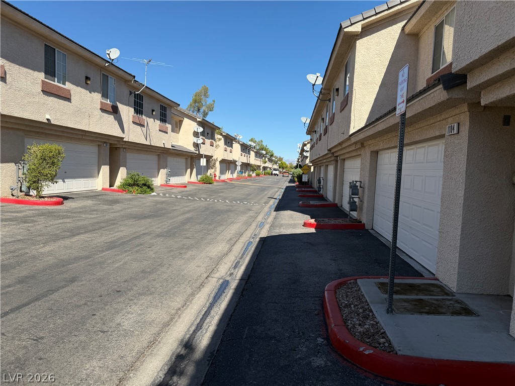 1108 Nevada Sky Street Property Photo 5