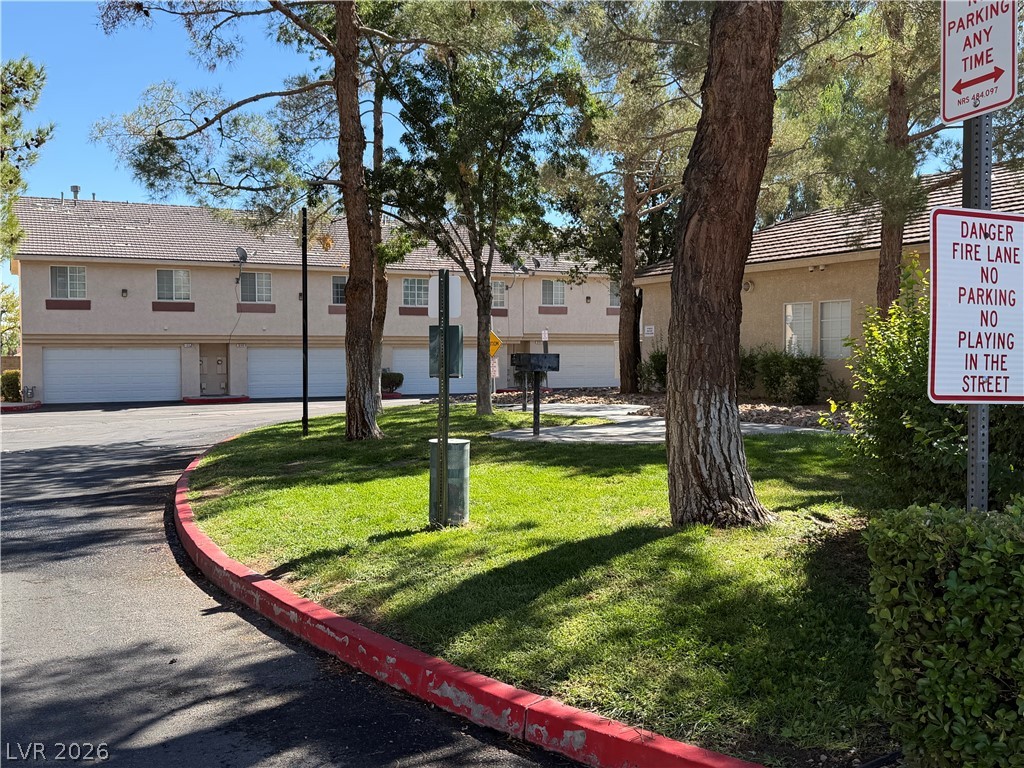 1108 Nevada Sky Street Property Photo 11