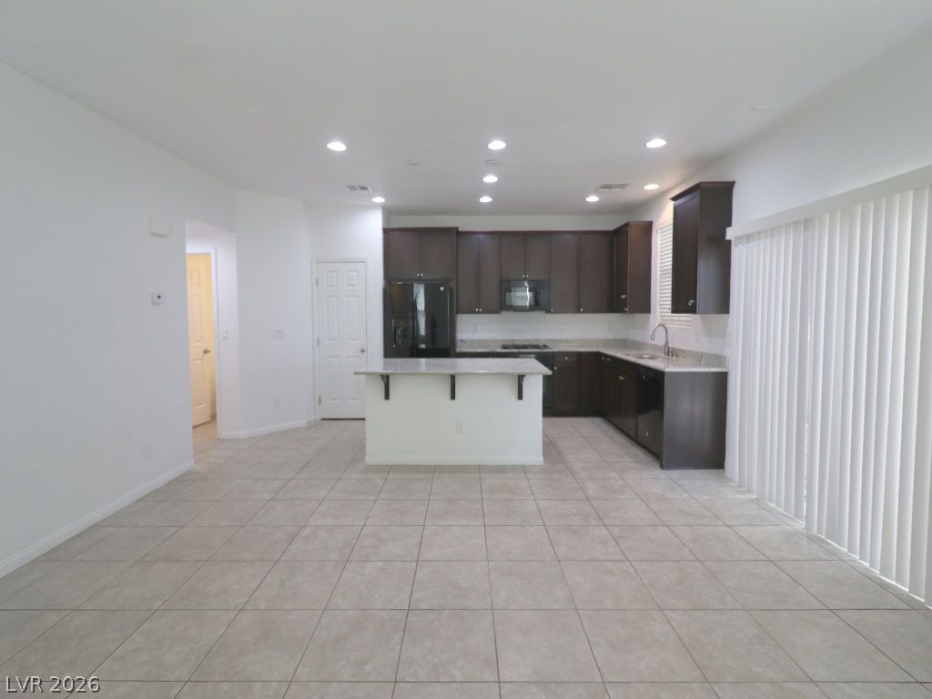 5662 Primrose Peak Court Property Photo 8