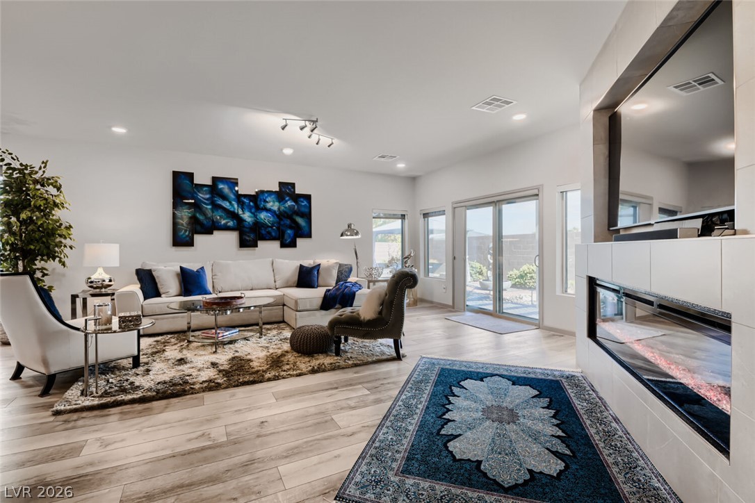 356 Coastal Fog Avenue Property Photo 6