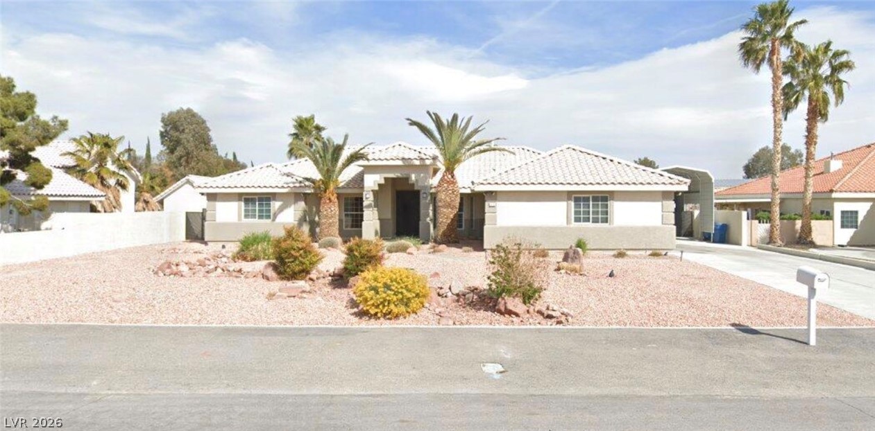 5111 North Cimarron Road Property Photo 1