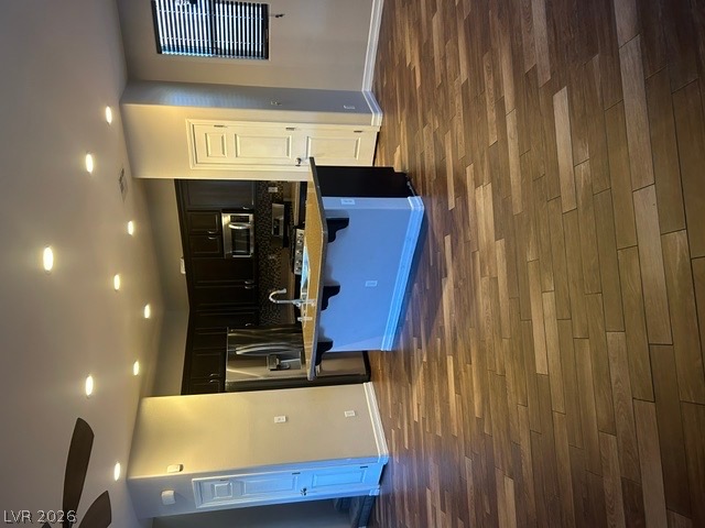 7514 Dobroyd Drive Property Photo 2